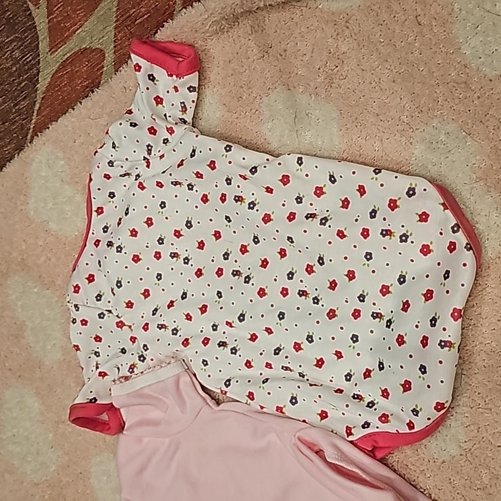 F girls pink preemie onesies snap unbranded never worn Pristine Condition - Picture 6 of 8